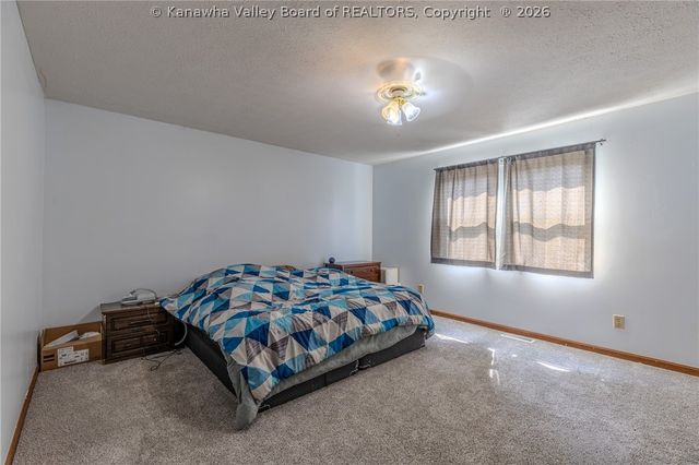 7 Central Avenue, Elkview, WV 25071