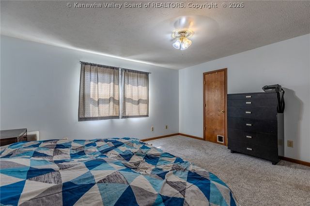 7 Central Avenue, Elkview, WV 25071