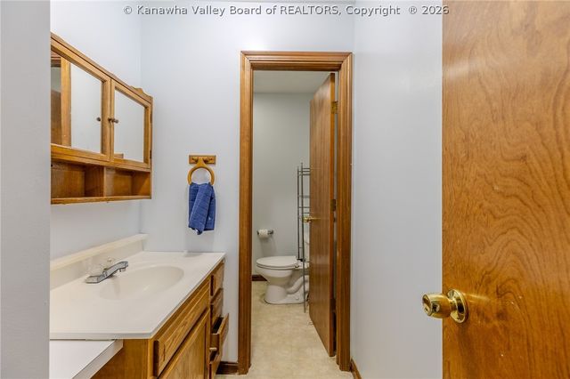 7 Central Avenue, Elkview, WV 25071