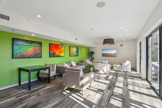 77 New 101, Cambridge, MA 02138