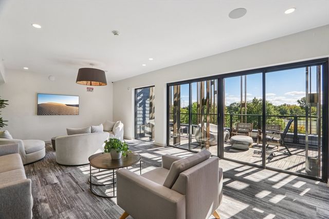 77 New 101, Cambridge, MA 02138