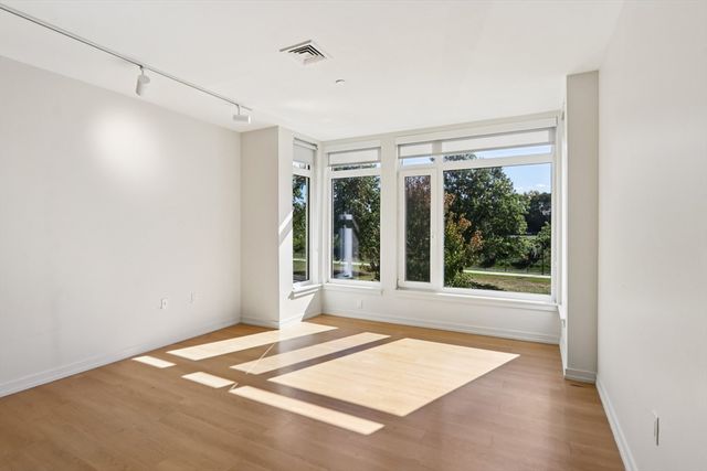 77 New 101, Cambridge, MA 02138