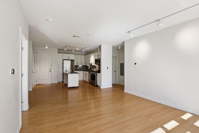 77 New 101, Cambridge, MA 02138