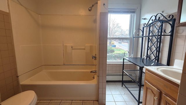 42 South Main St Right, Uxbridge, MA 01569