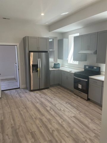 2828 W FULTON Street 1, Chicago, IL 60612