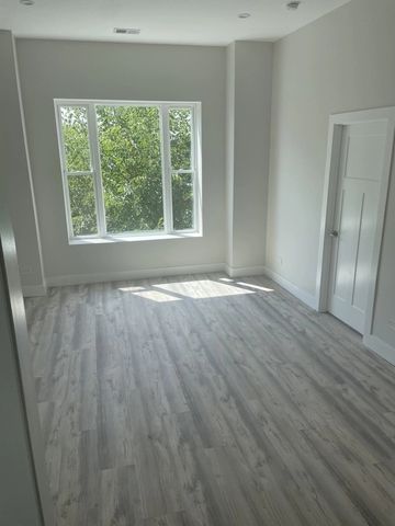 2828 W FULTON Street 1, Chicago, IL 60612