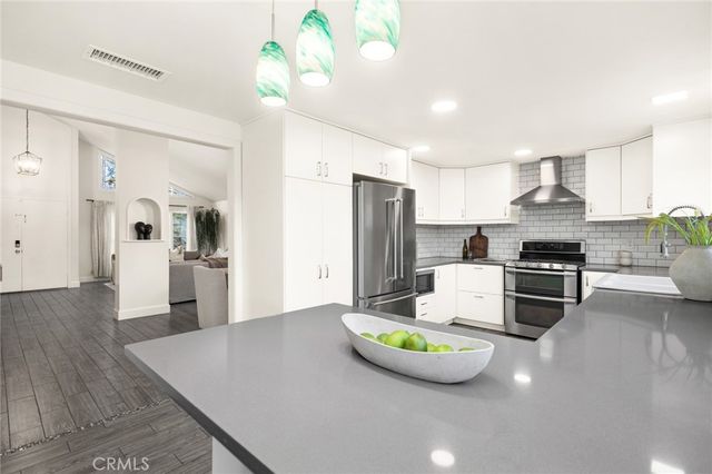 25182 Stockport, Laguna Hills, CA 92653