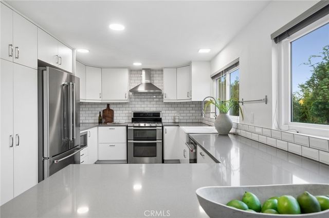 25182 Stockport, Laguna Hills, CA 92653