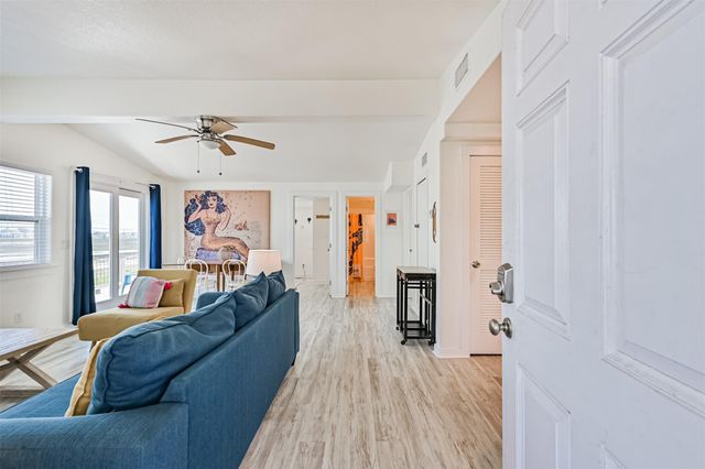 3806 Concho Key, Galveston, TX 77554