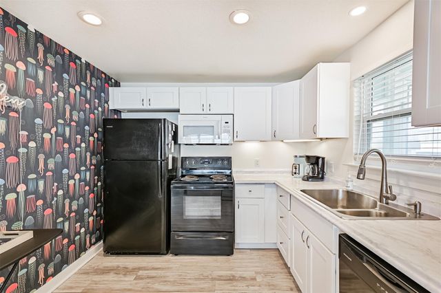 3806 Concho Key, Galveston, TX 77554