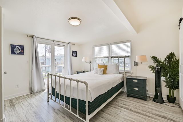 3806 Concho Key, Galveston, TX 77554