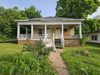 823 W Louisiana Street, Palestine, TX 75801