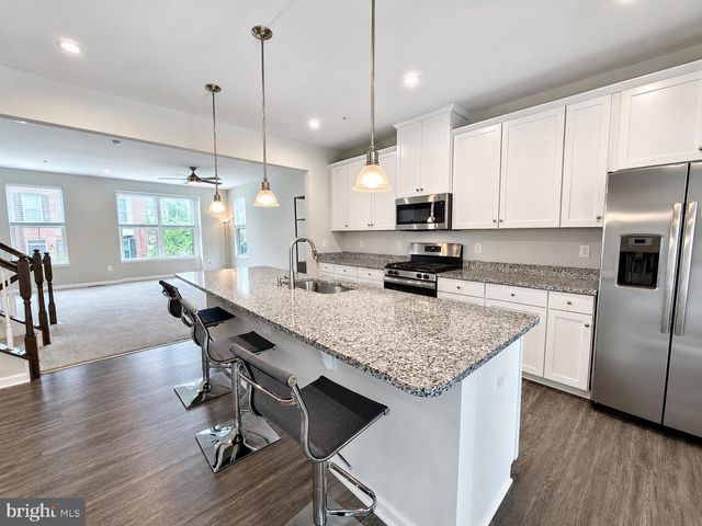 10047 DORSEY LN, Lanham, MD 20706