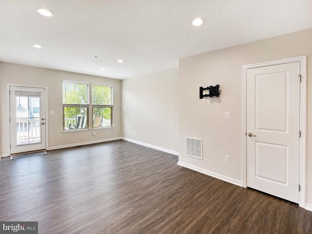 10047 DORSEY LN, Lanham, MD 20706