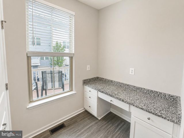 10047 DORSEY LN, Lanham, MD 20706