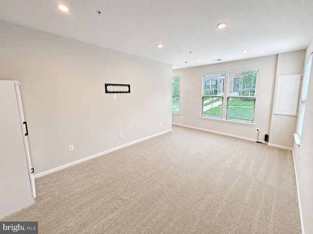 10047 DORSEY LN, Lanham, MD 20706