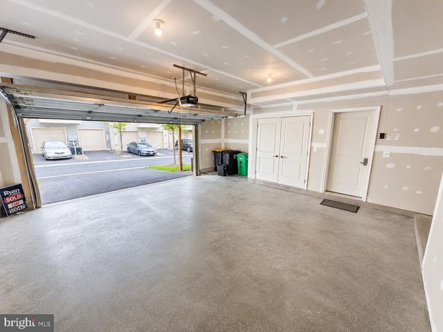 10047 DORSEY LN, Lanham, MD 20706