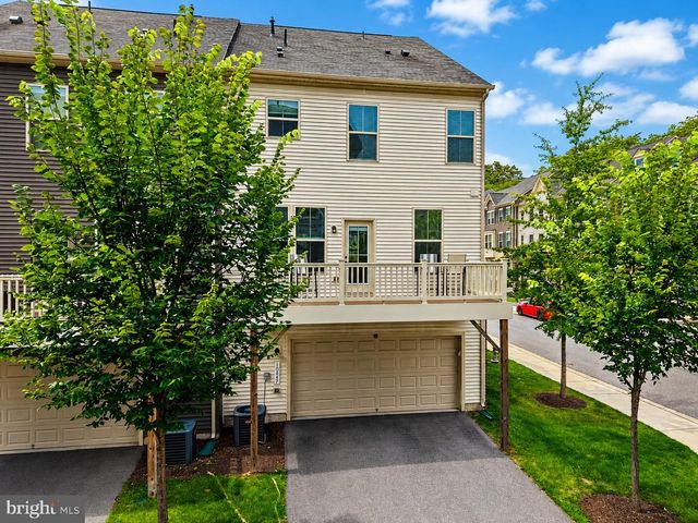 10047 DORSEY LN, Lanham, MD 20706