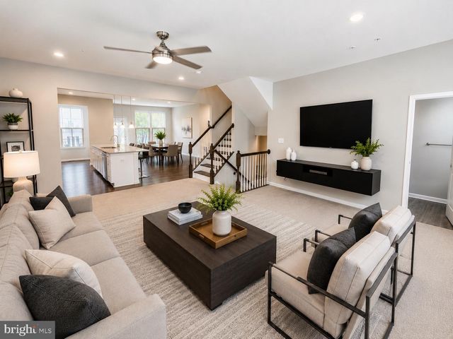 10047 DORSEY LN, Lanham, MD 20706