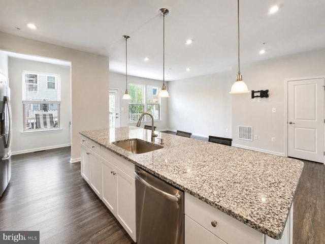 10047 DORSEY LN, Lanham, MD 20706