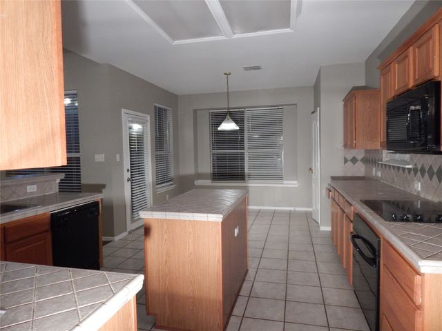4836 Gloucester Drive, Grand Prairie, TX 75052