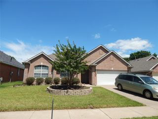 4836 Gloucester Drive, Grand Prairie, TX 75052