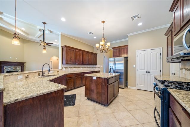 3610 Silver Lake Ct, Robstown, TX 78380