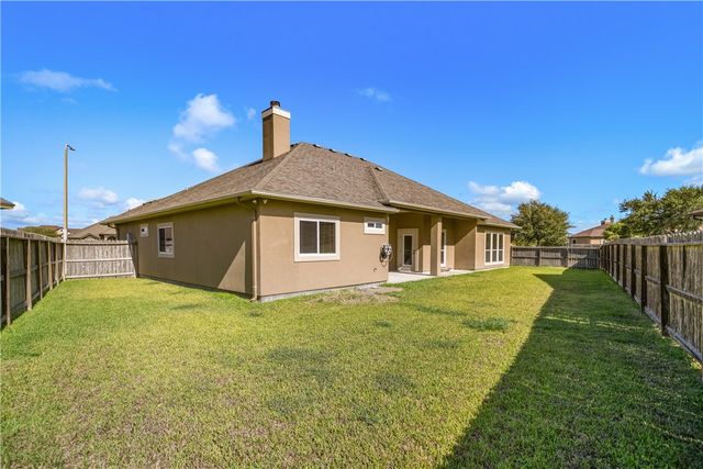 3610 Silver Lake Ct, Robstown, TX 78380