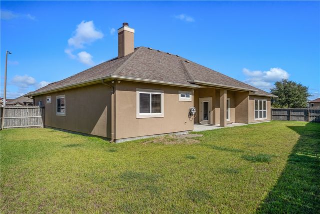 3610 Silver Lake Ct, Robstown, TX 78380