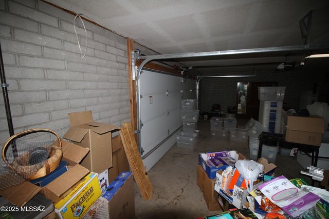 181 W Oak Hills Drive, Oracle, AZ 85623