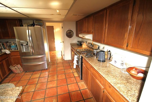 181 W Oak Hills Drive, Oracle, AZ 85623