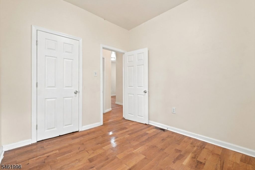 Image 17 of property listing at 491 S 17Th St, Newark City, NJ 07103