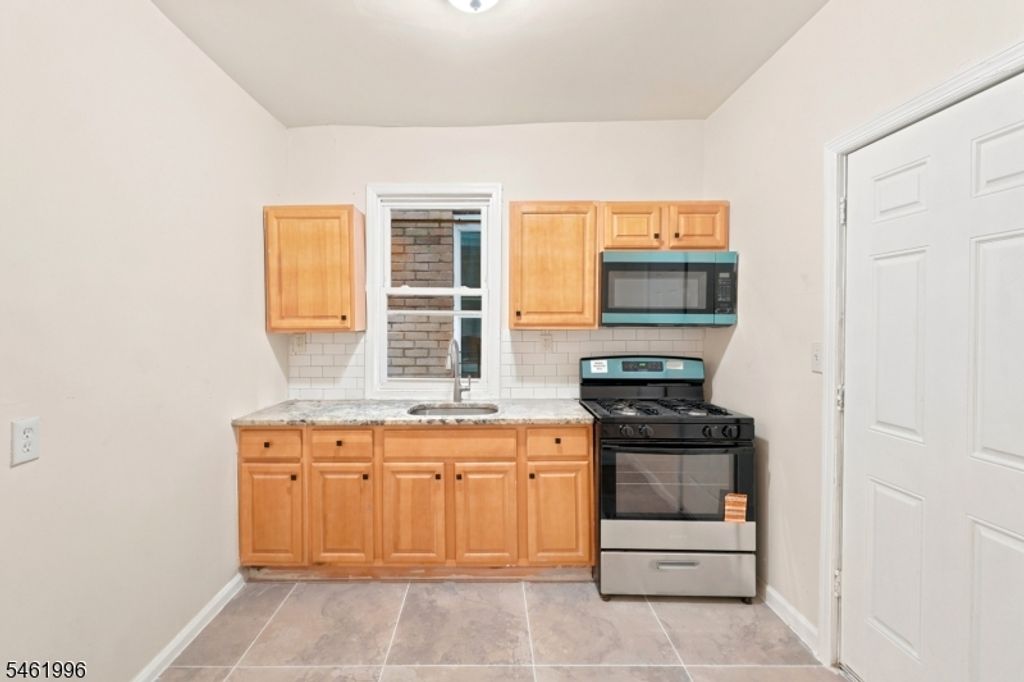 Image 19 of property listing at 491 S 17Th St, Newark City, NJ 07103