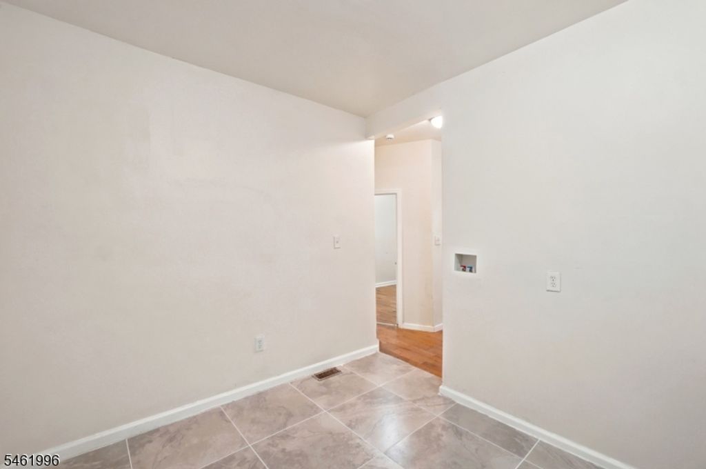 Image 21 of property listing at 491 S 17Th St, Newark City, NJ 07103