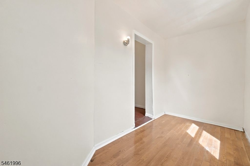 Image 24 of property listing at 491 S 17Th St, Newark City, NJ 07103