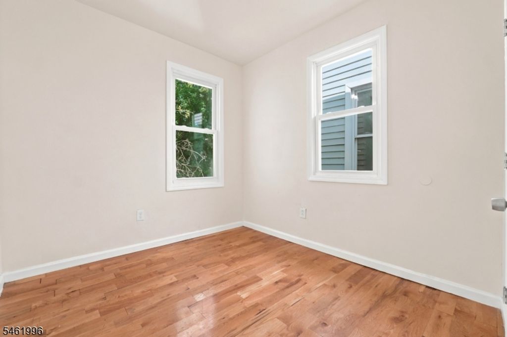 Image 31 of property listing at 491 S 17Th St, Newark City, NJ 07103