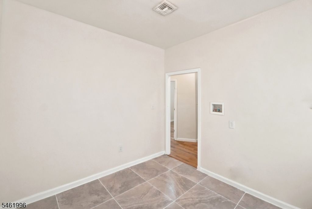 Image 35 of property listing at 491 S 17Th St, Newark City, NJ 07103