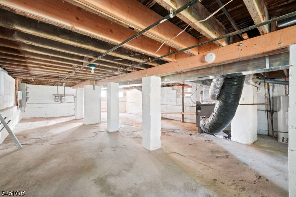 Image 37 of property listing at 491 S 17Th St, Newark City, NJ 07103