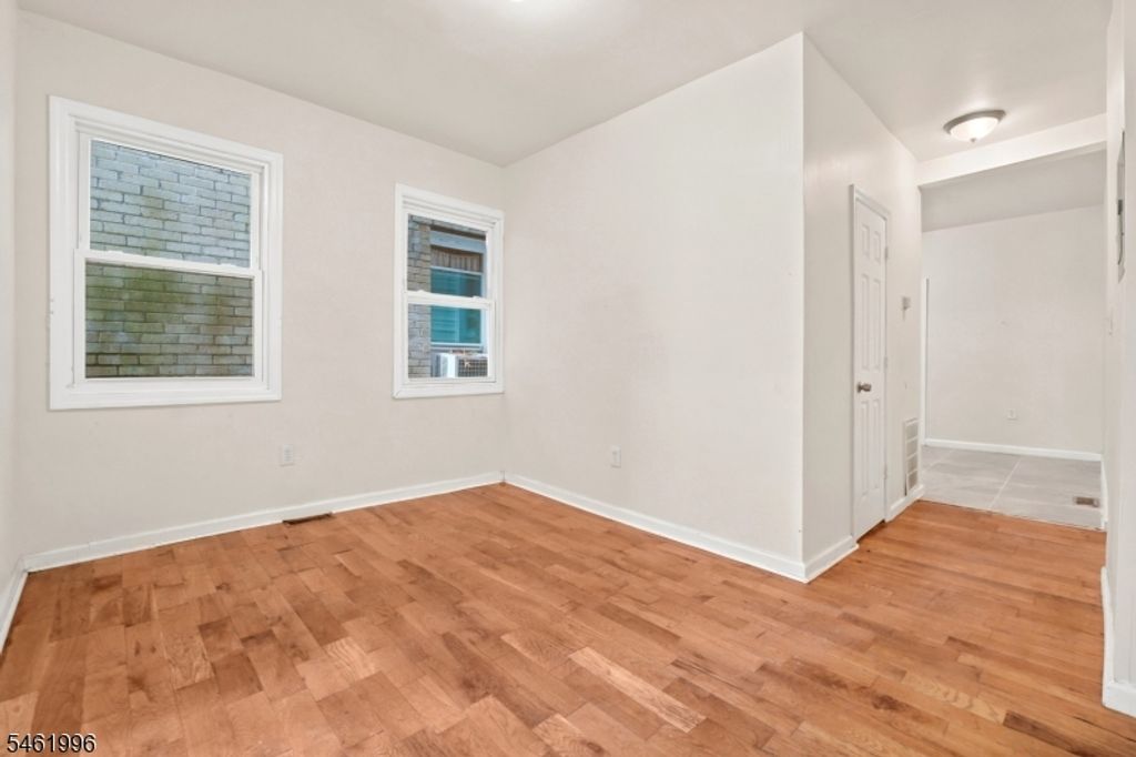 Image 9 of property listing at 491 S 17Th St, Newark City, NJ 07103