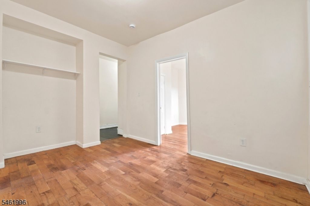 Image 10 of property listing at 491 S 17Th St, Newark City, NJ 07103