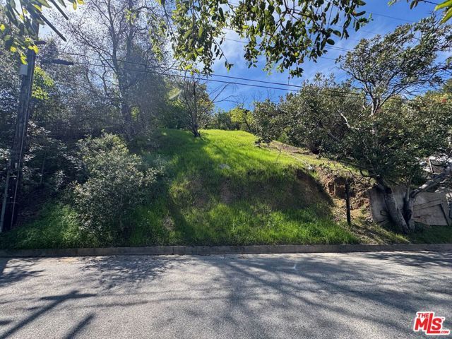 1127 Oneonta Drive, Los Angeles, CA 90065