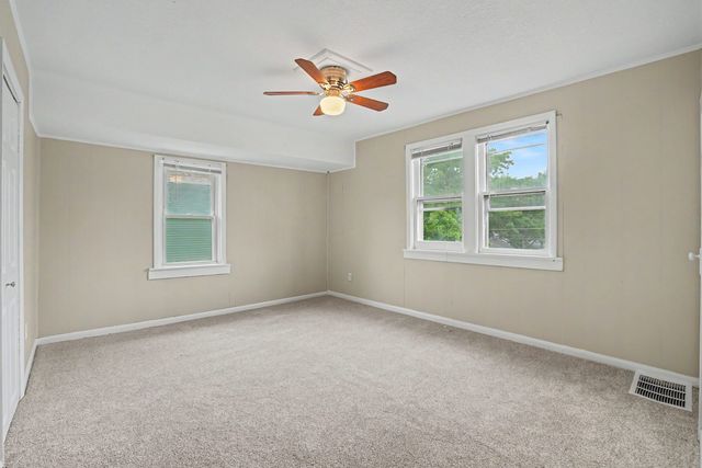 2350 Farnam Street, Davenport, IA 52803