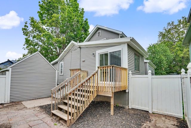 2350 Farnam Street, Davenport, IA 52803