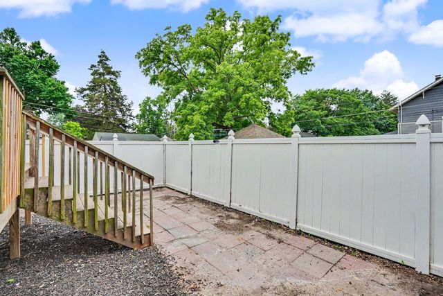 2350 Farnam Street, Davenport, IA 52803