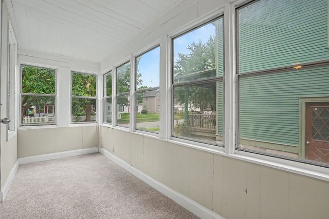 2350 Farnam Street, Davenport, IA 52803