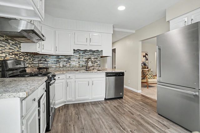 2350 Farnam Street, Davenport, IA 52803