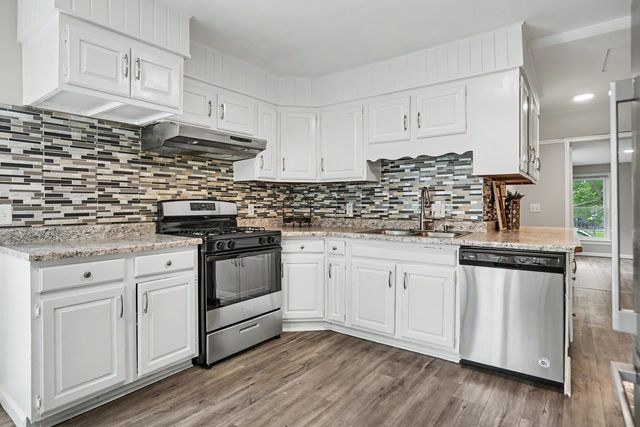 2350 Farnam Street, Davenport, IA 52803