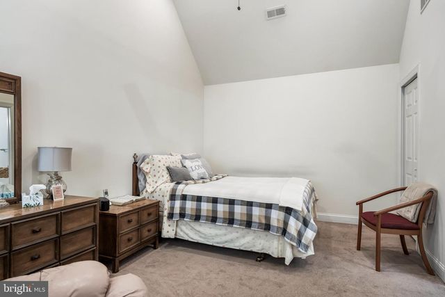 208 CHESTNUT ST, Mount Holly, NJ 08060