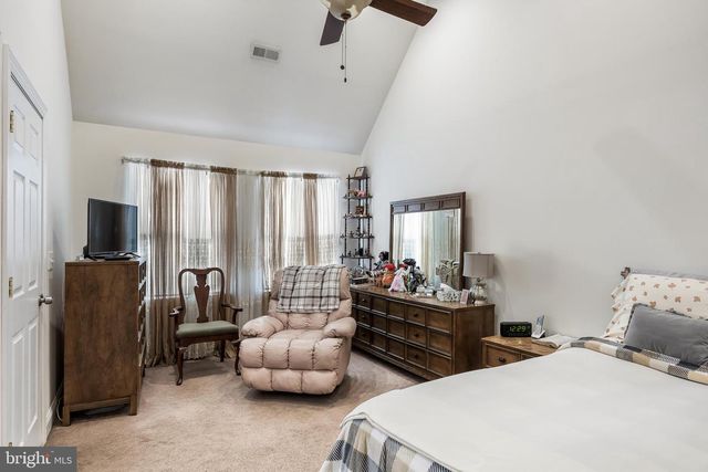 208 CHESTNUT ST, Mount Holly, NJ 08060