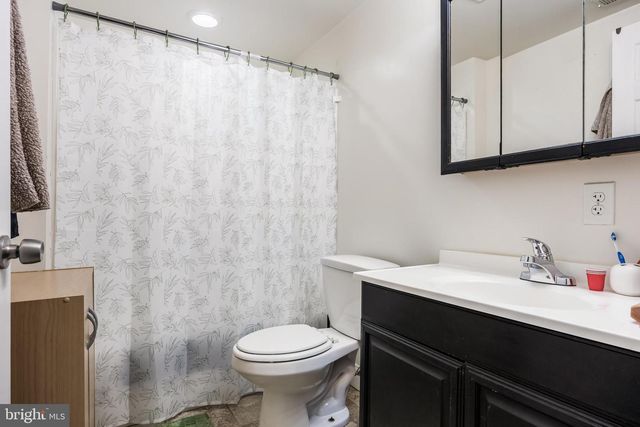 208 CHESTNUT ST, Mount Holly, NJ 08060